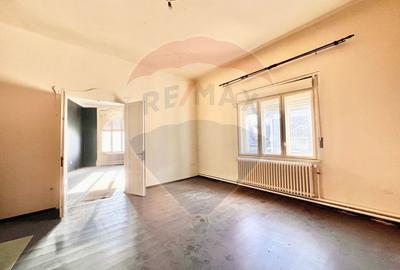 De vânzare casă cu 4 camere, Ultracentral, str Mihai Eminescu - 5