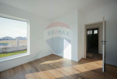 Casă pe nivel de vânzare cu 3 dormitoare, 500 mp teren – Sântandrei - 5