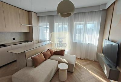 Apartament cu 3 camere semidecomandat, mobilat în Turnișor