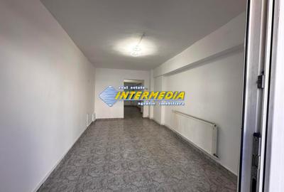 Inchiriere Spatiu Comercial la Bulevard 34 mp. cu centrala, termopane si contoar - 4