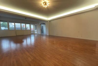 SPATIU BIROURI-210MP - RENOVAT, GARAJ, PORTAR