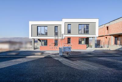 Duplex cu 4 camere în Florești