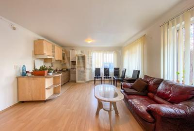 Apartament cu 3 camere semidecomandat în Bună Ziua
