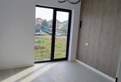 Casa tip triplex cu gradina privata si 2 locuri de parcare incluse - 10