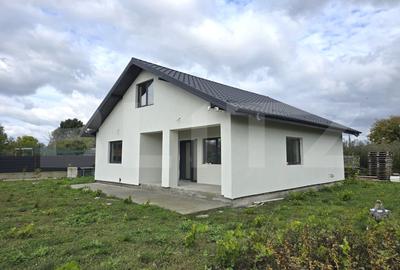 Casă individuală cu 4 camere în Exterior Est