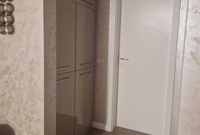 Etaj 1. Bucatarie inchisa. 2 Bai. 2 Locuri de Parcare. - 11