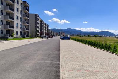 Lot de teren cu utilitati langa cladiri locuite - 1