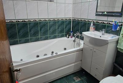Apartament 3 camere decomandate - Bd.Mamaia - zona Delfinariu - 155.000 euro - 12