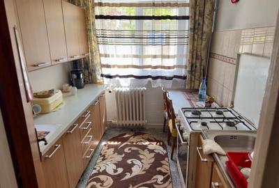 Apartament 3 camere | Piata Berceni | Bloc anvelopat | Straduintei - 1