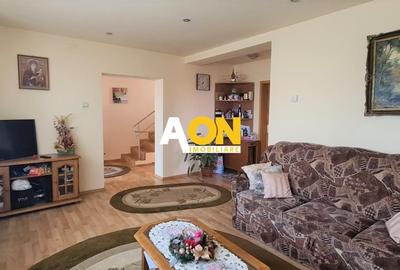 Apartament cu 3 camere decomandat, mobilat în Micești