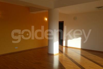 Apartament spatios si luminos cu 4 camere | 2 garaje - 2