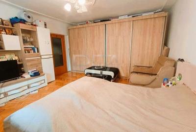 2 camere Unirii decomandat, et. 1, an 1993, 62 mp, renovat - 2