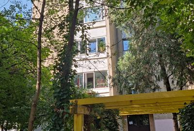 Apartament cu 2 camere decomandat în Alexandru Obregia
