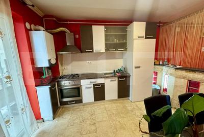 Apartament cu 2 camere semidecomandat, mobilat în Florești