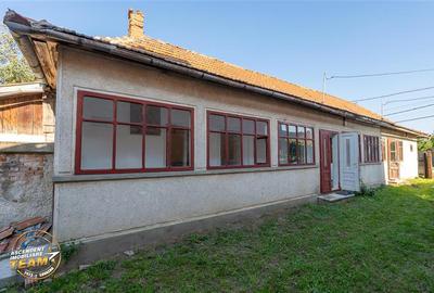 Casă individuală cu 4 camere în Brețcu