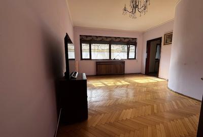 Apartament 3 camere, parter Piata Lahovari - 1
