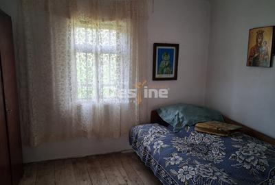 Casă + teren generos în Comuna Frâncești (sat Dezrobiți) - 4