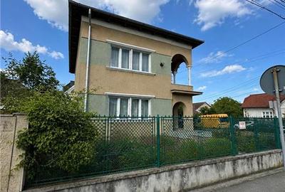 Casa cu 5 camere l 406 MP Teren l Garaj l Andrei Muresanu - 2