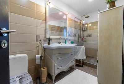 Casă / Vilă cu 4 camere de vânzare în zona Central - 31