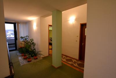 Vila Gavana P + 2E - complet mobilata. - 8