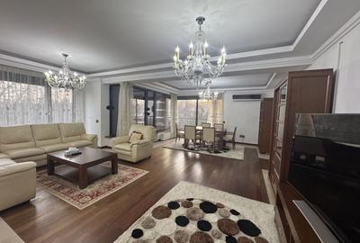 Apartament spatios cu vedere la parc, prima linie - 2