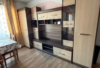 Apartament cu 2 camere de închiriat - 1