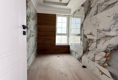 Duplex despartit prin camera tehnica - 4 camere Toate Utilitatile - 14