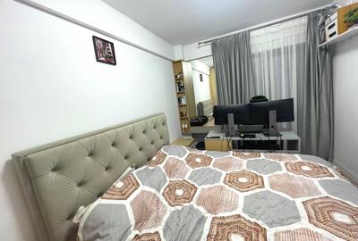 Apartament cu 3 camere semidecomandat, mobilat în Galata