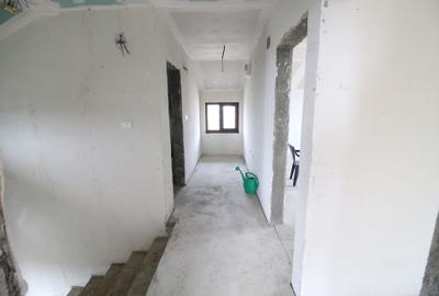 Vila D+P+M  Sat Costi ( Floricultura) cu bransamente la utilitati - 12