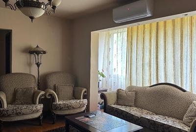 Apartament cu 3 camere semidecomandat în Circumvalațiunii