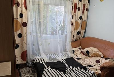 Apartament 2 camere, decomandat ,etaj 2,langa scoala 40 - 7