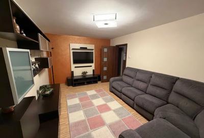 Apartament cu 3 camere decomandat, mobilat în Drumul Taberei