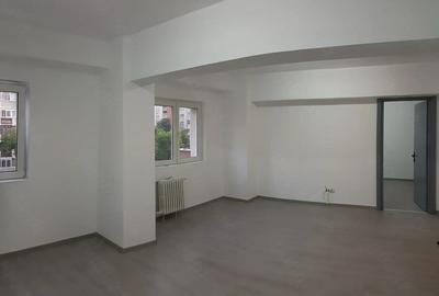 Apartament cu 4 camere decomandat în Timpuri Noi