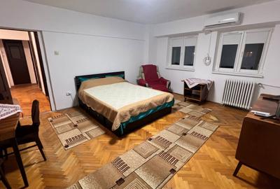 Apartament cu 2 camere decomandat în Calea Călărașilor