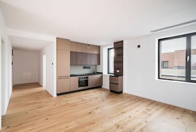 Apartament cu 3 camere semidecomandat în Tunari
