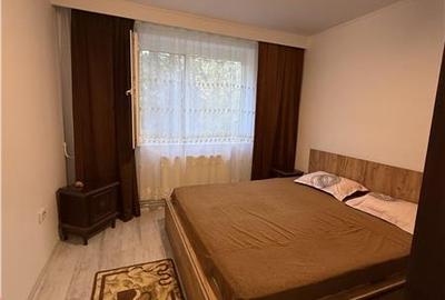 Apartament cu 3 camere semidecomandat, mobilat în Tomis II