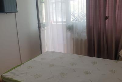 Apartament cu 2 camere semidecomandat, mobilat în Hipodrom