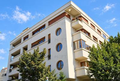 Apartament cu 5 camere decomandat în Aviatorilor