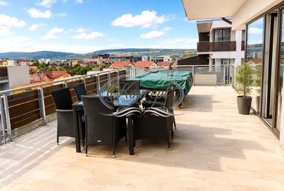Apartament cu 4 camere semidecomandat, mobilat în Bună Ziua
