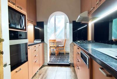 Apartament 2 camere, decomandat, ETAJ 1, bloc 1982, geam la baie, 56mp