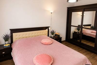 Apartament cu 3 camere decomandat, mobilat în Florești