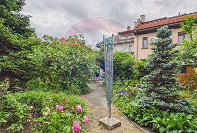 Vila generoasa cu 5 camere si curte, de vanzare in zona 13 Septembrie - 28
