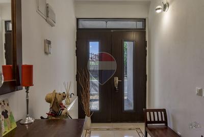Vilă renovată P+1+M  | Foișor vitrat, grădină și jacuzzi - 28