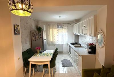 Apartament cu 2 camere semidecomandat, mobilat în Rahova