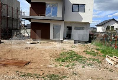 Casă individuală cu 5 camere în Tărlungeni