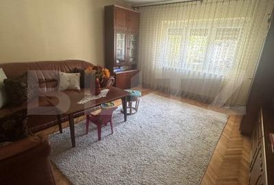 Apartament cu 3 camere decomandat, mobilat în Micro 16