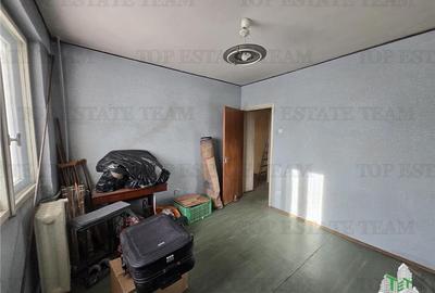 Apartament cu 3 camere in Cartierul Drumul Taberei, sector 6, langa metrou Valea - 6
