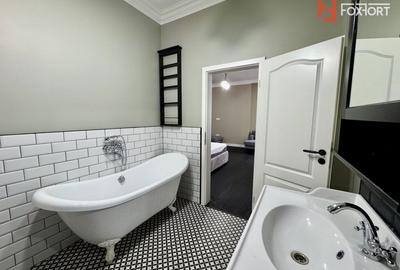 Apartament deosebit, 3 camere, zona Central – Bld. C.D. Loga - 22