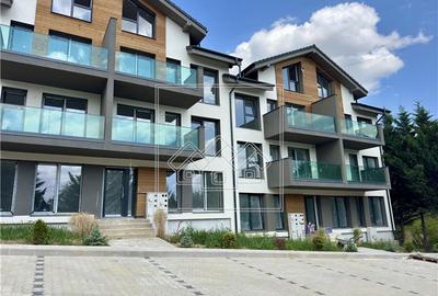 Apartament cu 4 camere semidecomandat în Exterior Vest
