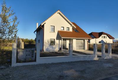 Casă individuală cu 5 camere în Stupini